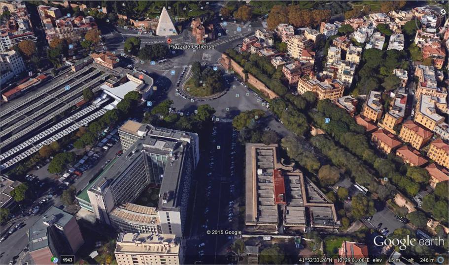 Si fa lo stesso percorso per raggiungere il Parcheggio di Lungotevere Aventino, superandolo sulla destra e poi svoltando ancora a destra per il Circo Massimo.