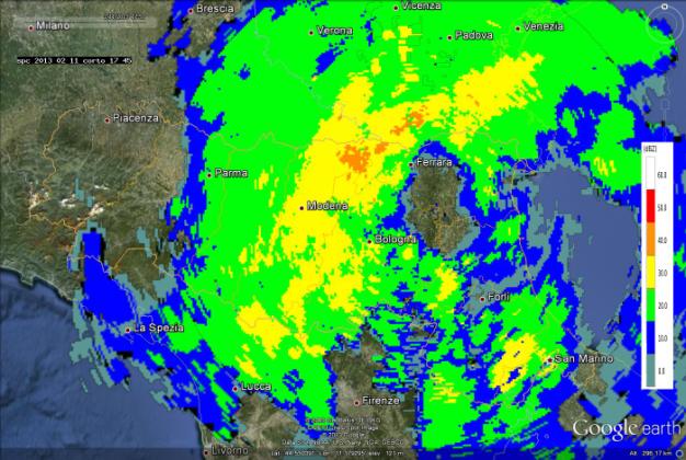 Dalle 13 UTC, il sistema comincia a ruotare e interessa le Province da Parma a Ravenna da sud, e successivamente si intensifica ed entra in Regione da sud-est, formando una fascia di precipitazione