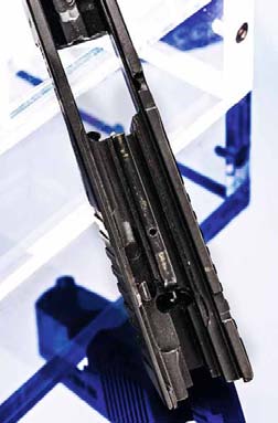 PROVA pistole semiautomatiche Ruger Lc9 calibro 9x21 1 2 3 1. Il fusto, in polimeri rinforzati con fibra di vetro, contribuisce in modo determinante ad alleggerire l arma.