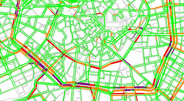 La sfida: ridurre le auto, facilitare la mobilità attiva. Itinerari ciclabili (180 km) Aree Pedonali (530.000 mq) Zone 30 (454.000 mq) 300.500 posti auto su strada 2.