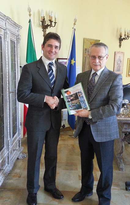 A.D.M.I. Regionale Regione PUGLIA Eroi di Solidarietà ed Altruismo Il responsabile dell ADMI - Regione Puglia Cataldo Dammacco ha incontrato il Questore di Bari dott.