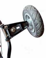 2.9 Regolazione delle ruote di supporto Le ruote di supporto sono attrezzate con elementi di sospensione con livello di durezza regolabile.