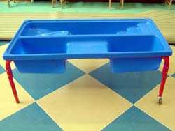 vasca 300002 descrizione: vasca per giochi d'acqua misure: altezza 52; larghezza 130; profondità 66 ditta