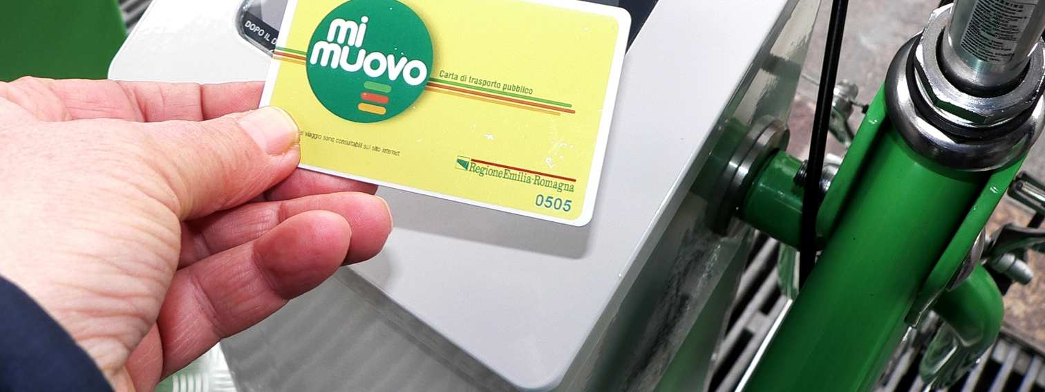 Mi muovo in bici Mi Muovo in bici, mediante l utilizzo condiviso della smart card Mi Muovo, punta ad usufruire di tutte le scelte tecnologiche già adottate per il progetto Stimer, in particolare per