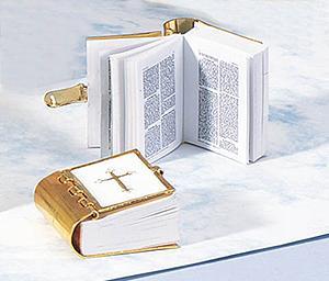 Rito del Matrimonio nella Celebrazione della Parola CONSEGNA DELLA BIBBIA Ricevete la Parola di Dio.