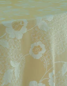 Linnea Tovaglia in cotone e fibre pregiate che si ispira alla migliore fiandra classica, utilizzabile in entrambi i versi. La brillantezza dei colori e dei riflessi dona la sensazione della seta.