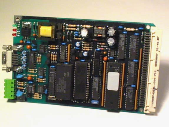 Logiche programmabili Scheda CPU Detail CARATTERISTICHE TECNICHE Connettore a norma DIN 41612 per espansione su bus parallelo MLXBUS (64 Kbytes) Seriale veloce RS485 isolata per espansione su doppino