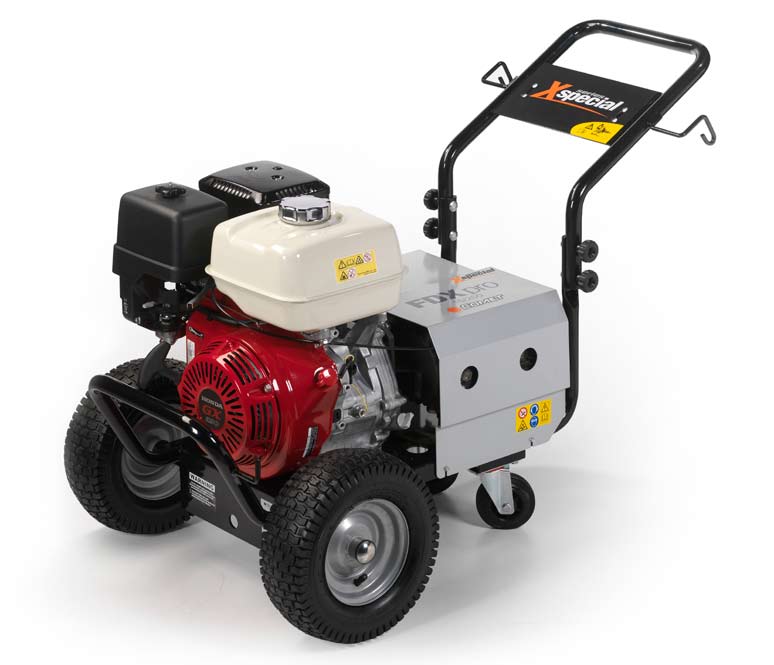 X SPECIAL 1560 FDX PRO 4 ruote - wheels ENGINE COLD WATER HIGH-PRESSURE CLEANERS 1560 IDROPULITRICI A SCOPPIO AD ACQUA FREDDA 44 GENERAL FEATURES With 4 wheels of which 2 castors Honda GX series