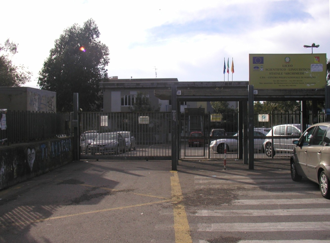 CONTESTO SOCIO - ECONOMICO, CULTURALE E FORMATIVO DELLA SCUOLA Il Liceo Archimede di Acireale ha un bacino di utenza di 1.