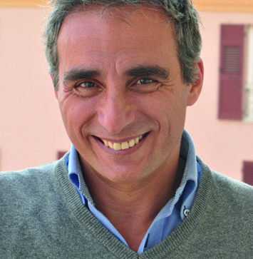 Relatori CHAIRMAN E SPEAKER Dr Roberto Pistilli Laureato in Medicina e Chirurgia all Università di Roma nel 1983.