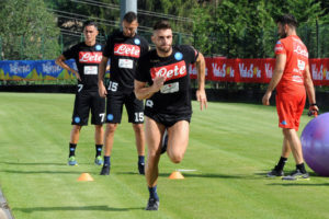 Secondo giorno a Dimaro Folgorida, allenamento mattutino per gli azzurri Secondo giorno per il Napoli a Dimaro Folgarida.