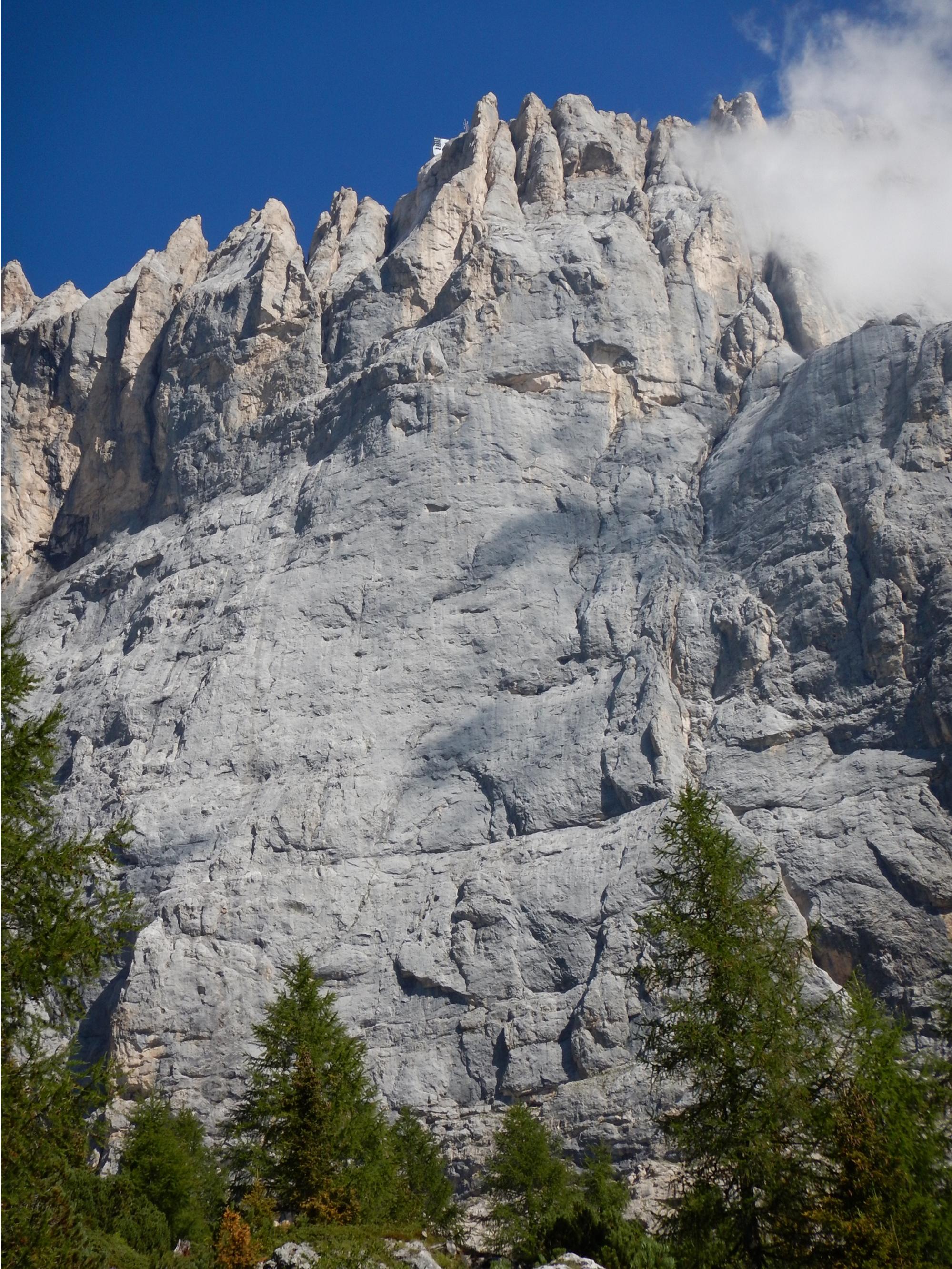 La parete sud della Marmolada,