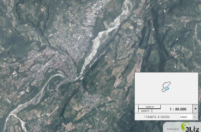 F Panoramica Il pannello visualizza l'estensione attuale mostrata dalla mappa sulla panoramica del progetto, la barra di scala e le coordinate della posizione