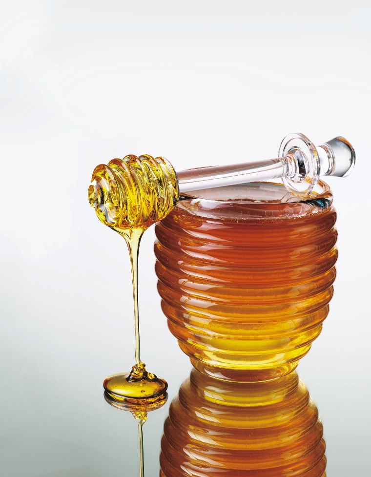 attualitàle notizie della settimana selezionate per voi attenzione: non tutto il miele è italiano Il nostro è più sicuro, quello che proviene dall estero può essere pieno di pesticidi AGF foto Oltre
