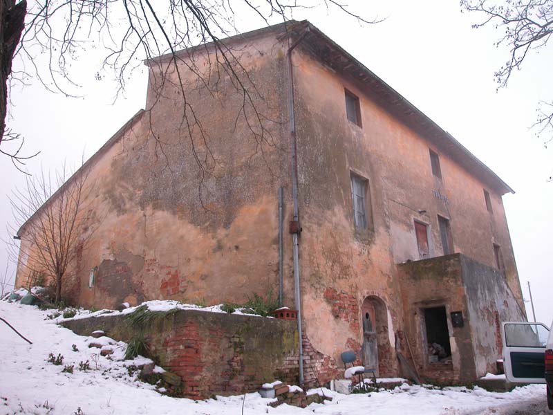 Podere FORNACE - foglio n 67 - mappale n 144 Il Fabbricato rurale risulta essere un casolare in buono stato di conservazione, situato su un piccolo poggio.