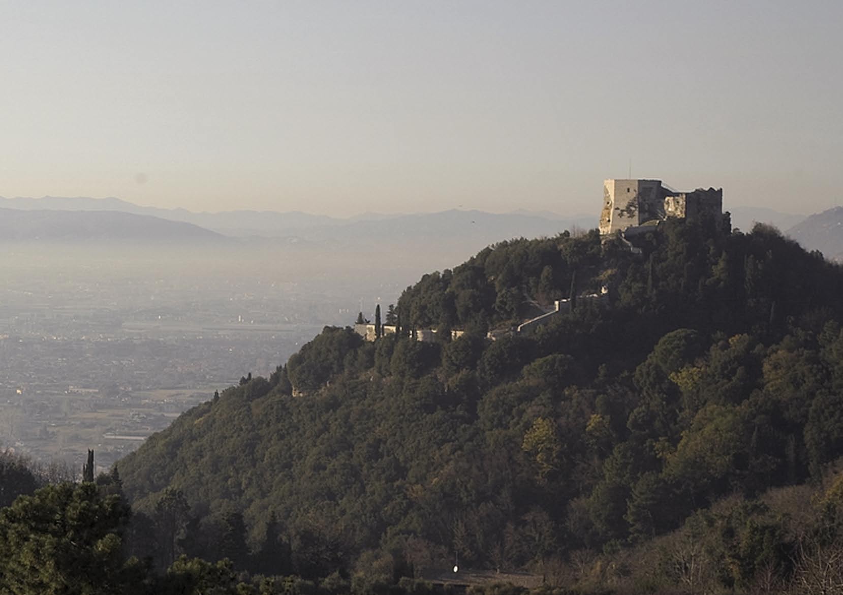 Concerto per la Festa della Repubblica 2 Giugno, Ore 17.00, Piazzetta della Pace - Pontremoli INFO: Musica Cittadina Pontremoli: tel. 0187 460599 347 1592350, www.musicacittadina.