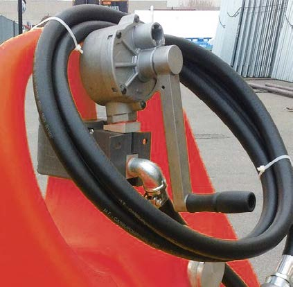 ITALCADDY_55_110 1. 2. OUTFITTINGS Italcaddy for DIESEL fuel (Red version), available with: Manual rotary vane pump made in aluminum with manual nozzle and 3 m of hose.
