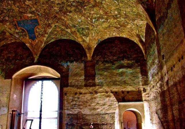 1498 Decora anche la Sala delle Asse del Castello di Milano con un affresco che rappresenta un pergolato di alberi dipinto nei suoi minimi particolari.