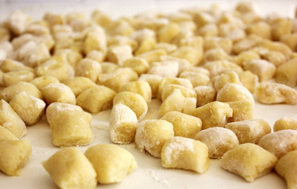 Impasto per gli gnocchi Gnocchi di patate è un piatto tipico delle tavole italiane, ma non solo, è anche conosciuto in tutto il mondo.