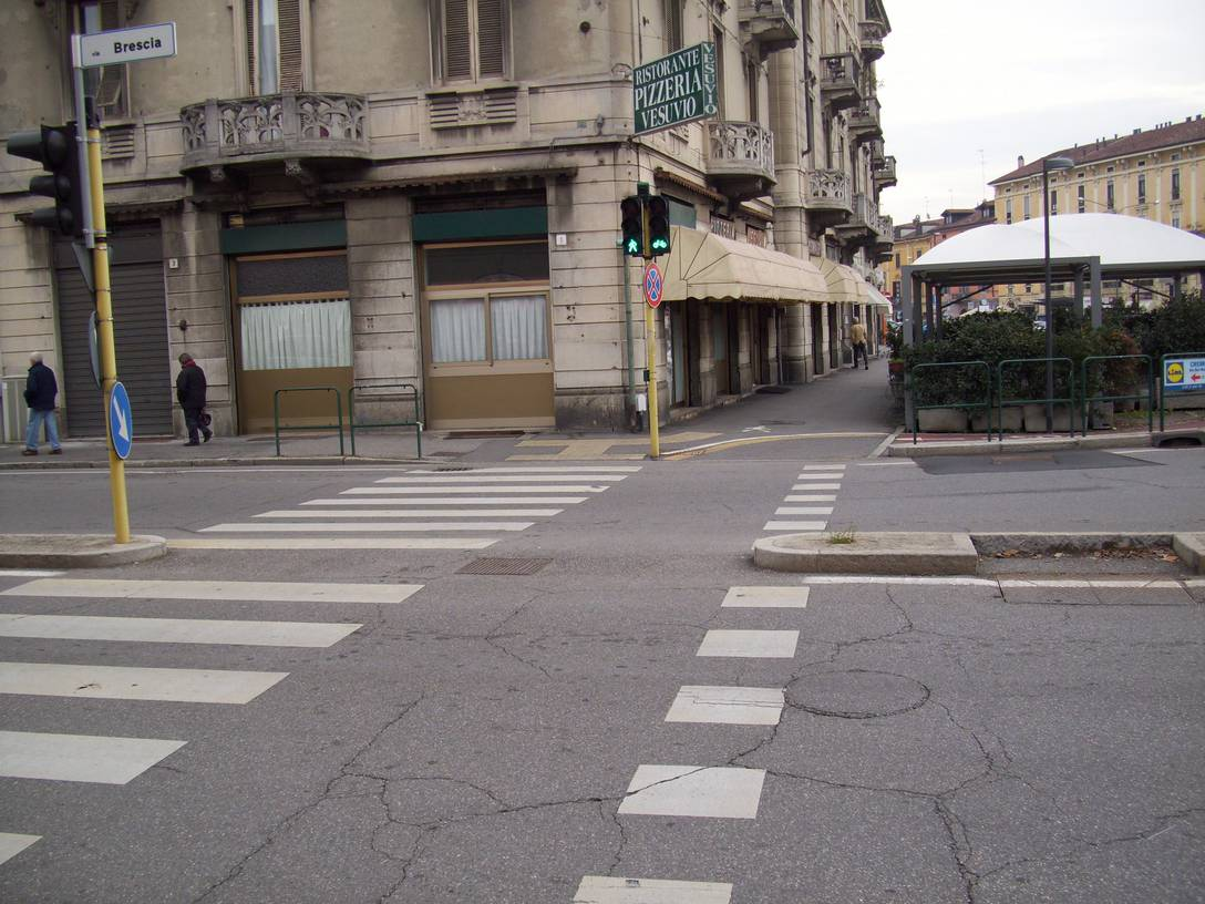 Attraversamento Via Dante in Piazza della Libertà e ricongiungimento della ciclabile di via Brescia con la ciclabile di Viale T.