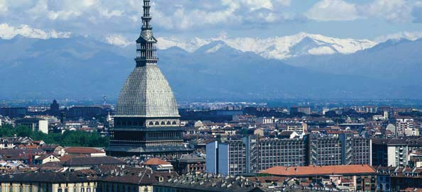 Le numerose attività invernali ed estive proposte dalle Alpi che circondano Torino ti sorprenderanno per la loro ricchezza e varietà.
