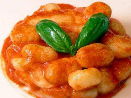 Solidi: preparazione orale con componente masticatoria (gnocchi molto conditi,