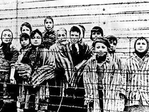 Comune di Usellus Assessorato alla Cultura Giorno della Memoria 27 gennaio 2017 In occasione del settantunesimo anniversario della liberazione del campo di concentramento di Auschwitz, la Biblioteca
