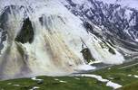 valanga nubiforme Valanga (per lo più a lastroni) di neve a grani fini, asciutta che forma una mescolanza di aria e di neve e che si solleva totalmente o parzialmente al di sopra del suolo,