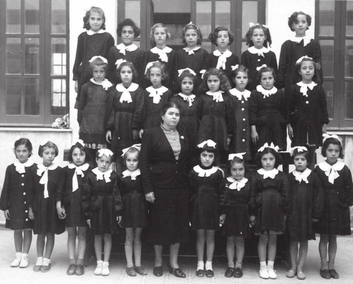 Rosina Zichichi: San Giovanni (plesso Magistrale) - II elementare 1953-54 Da sinistra, in alto: Alberta Mistretta, Carmela Martino, Giacoma Caruso, Anna Maria Garuccio, Leonarda Caldora, Maria