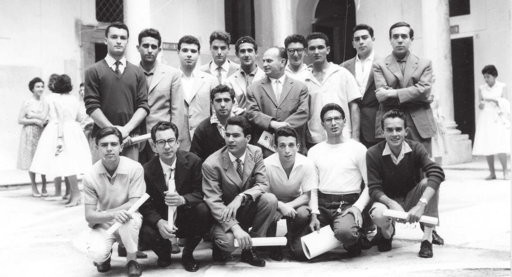 Liceo-Ginnasio Leonardo Ximenes - III liceale A 1957-58 Foto ricordo dopo la consegna del brevetto atletico.