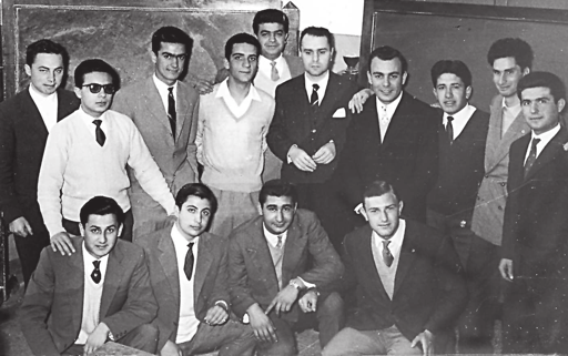 Vincenzo Mistretta: Liceo Scientifico Vincenzo Fardella - V A 1958-59 Da sinistra, in alto: Alberto Nolfo, Mario La Porta, Vito Garitta, Mario Bertini,