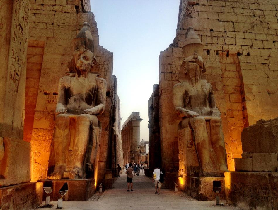 3 giorno - Sabato 7 aprile - ASWAN/KOM OMBO/EDFU Trattamento di pensione completa. Prima colazione a bordo.