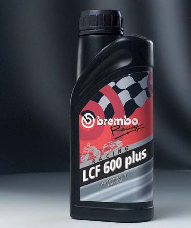 14 TECHNICAL CHARACTERISTIC LOW COMPRESSIBILITY FACTOR AT HIGH TEMPERATURE HIGH DRY BOILING POINT Brembo Racing LCF 600 PLUS has been specifically formulated to provide the highest performance under