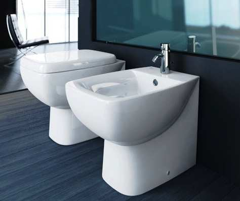 IDEAL STANDARD Serie CANTICA Spazio e materia. L'intimità del proprio bagno richiede la massima purezza di linee e di design.