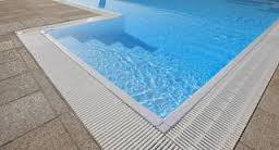 IL PANNELLO FAST SYSTEM La linea di piscine FAST, rappresenta un importante punto di arrivo nell evoluzione delle piscine in acciaio.