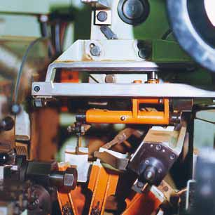 Esempi applicativi iglidur Alcuni esempi applicativi Automazione Macchine per la stampa Industria del legno Meccatronica Test di ingegneria e di garanzia della qualità, etc.