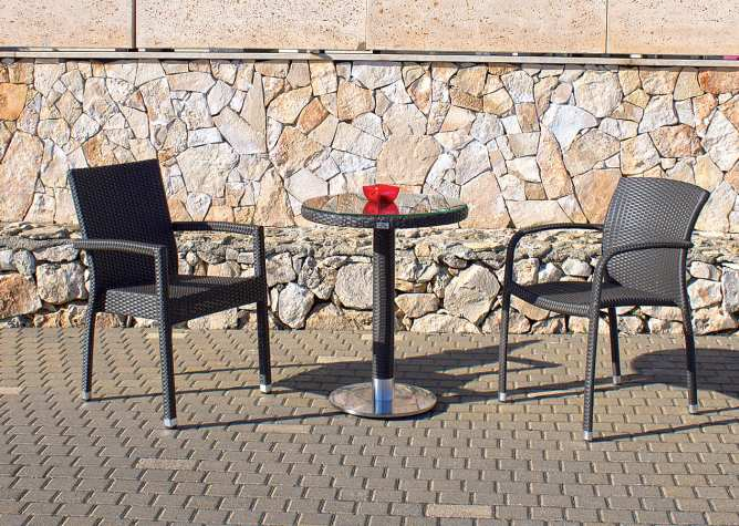 Serie Rattan Sintetico Art. SED-SY000632 SEDIA IMPILABILE, STRUTTURA IN ALLUMINIO E INTRECCIO SINTETICO EVOTEX COLORE MOCCA. DIMENSIONI CM 45,5X52X86 H 75 Art.