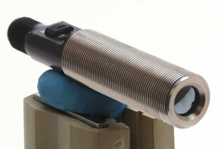Sensori di temperatura a infrarossi -GAGE Serie M18 Sensore da 18 mm con uscita digitale e modalità di programmazione EACH Caratteristiche empo di risposta rapido 25 ms (frequenza di commutazione