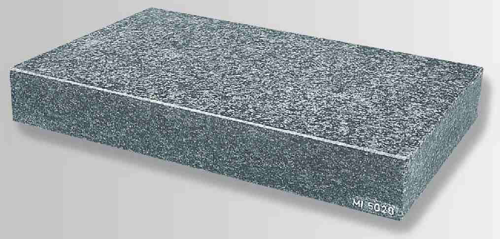 Art. 580 Art. 581 Piani di riscontro / Surface plates Piano di riscontro in granito nero. Costruito in una struttura omogenea e compatta, di altissima precisione per sale metrologiche.