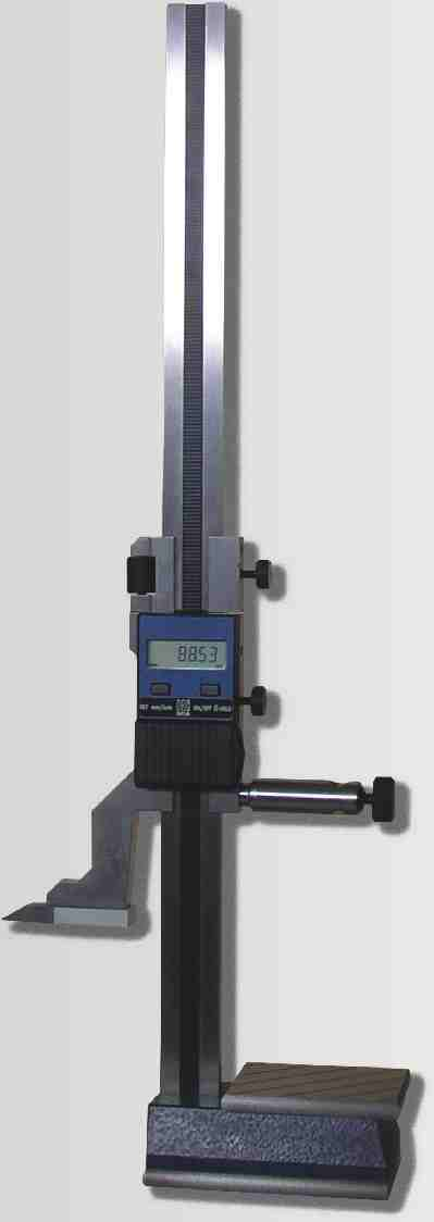 Altimetri / Height gauges Art. 110 Truschino digitale in acciaio inox temprato. Il display a cristalli liquidi con 5 cifre e segno -. Elettronica d alta tecnologia. Conversione mm/inch.