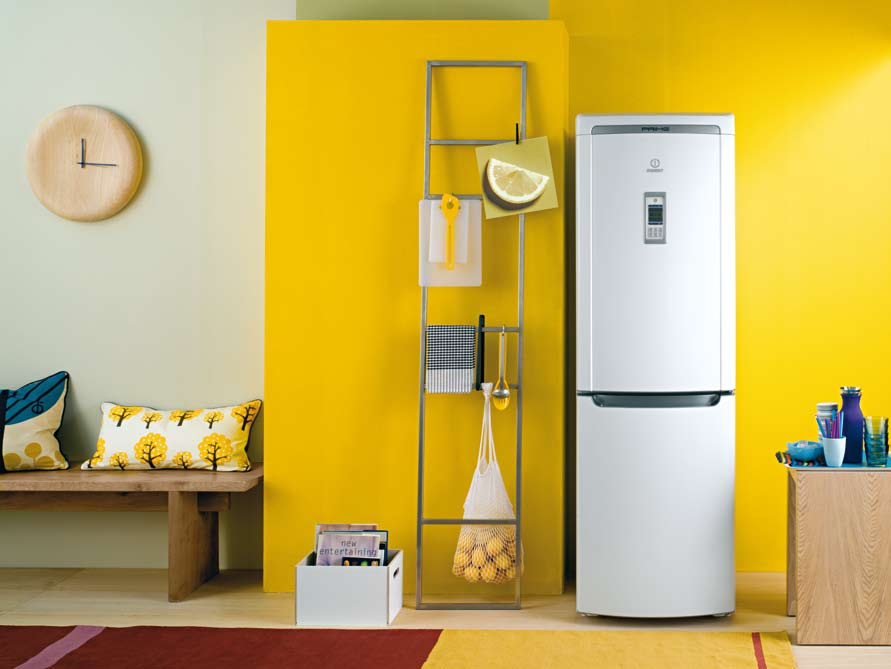 Smart Technology. La Smart Technology aiuta a tenere tutto sotto controllo, dando informazioni sul corretto funzionamento del frigorifero.