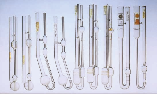Questa sezione del catalogo contiene un considerevole numero di tipi di viscosimetri capillari in vetro calibrati.