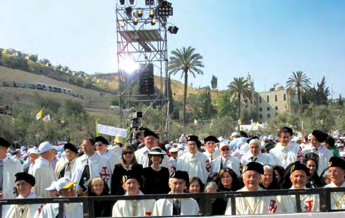 una cosa sola con il Santo Padre nel rendere testimonianza a Cristo Risorto!