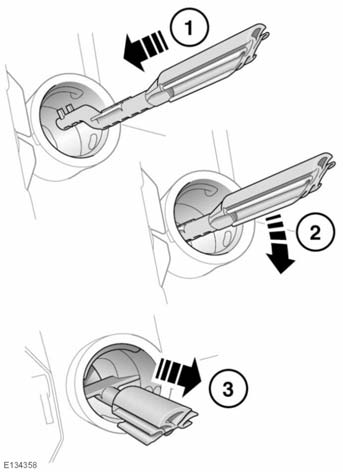 Carburante e rifornimento DISPOSITIVO DI PROTEZIONE DA ERRATO RIFORNIMENTO DI CARBURANTE PER VEICOLI DIESEL Quando viene attivato il dispositivo di protezione da errato rifornimento, potrebbe