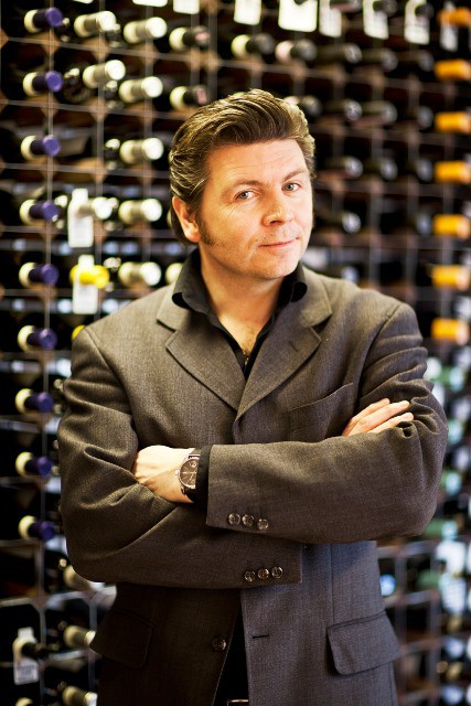 Lars G-Rein Helliesen Relatore articolato e carismatico, co-fondatore e socio di Gaia Wine & Spirits e docente di vini italiani al Norwegian sommelier/wsat-education-school NS, Lars G ReinHelliesen