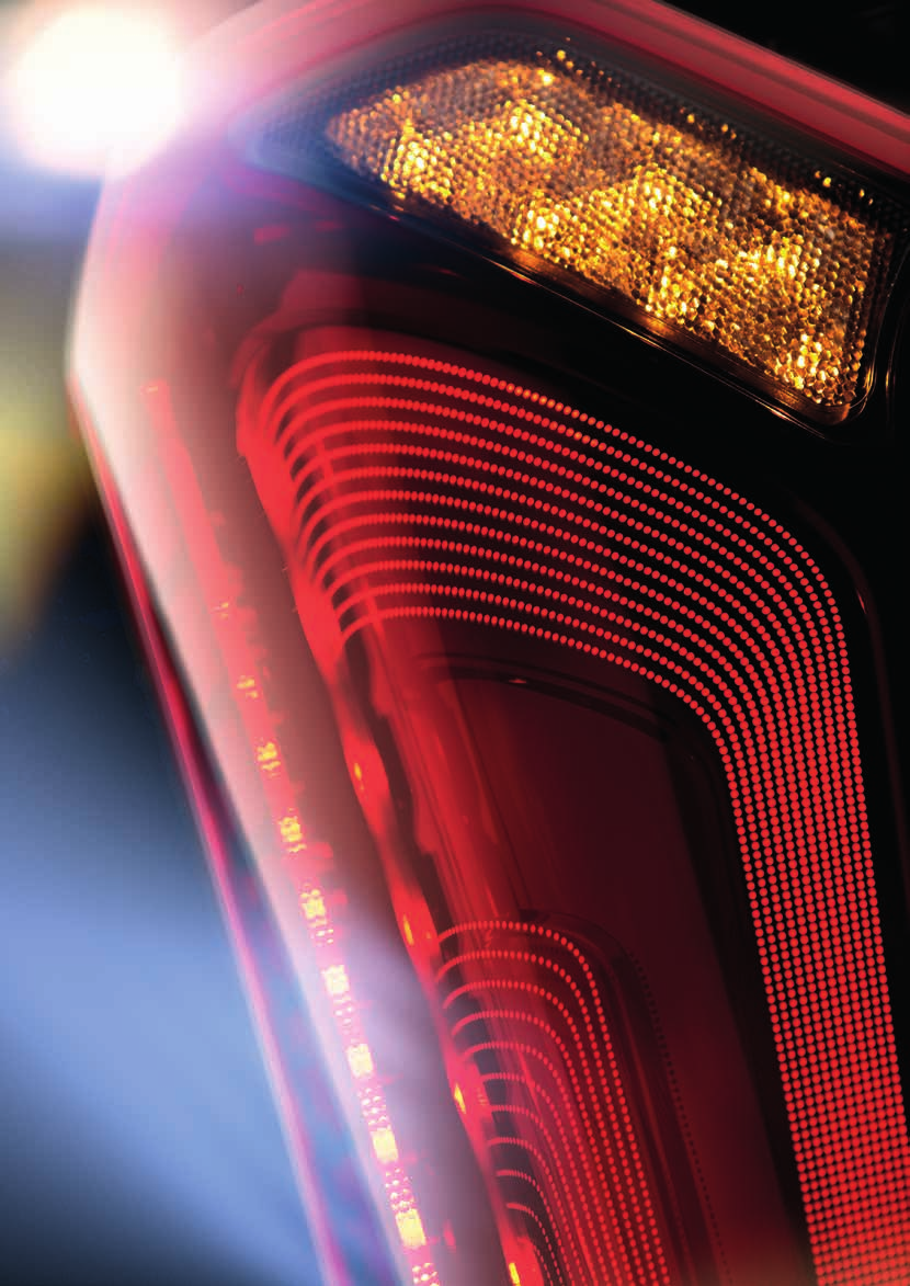 FANALERIA POSTERIORE Più di una combinazione di 5 funzioni I LED conservano l'impiego nell'industria automobilistica non solo per il loro potenziale di risparmio energetico, ma anche perché sono in