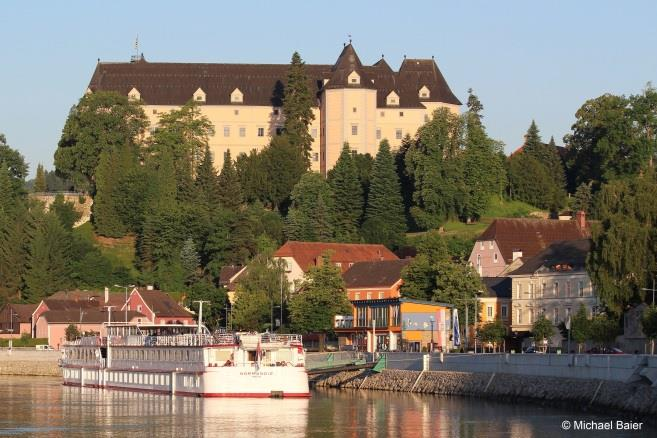 La pista ciclabile del Danubio, una delle più belle d Europa Passau, la città dei tre fiumi L ansa di Schlögen Linz Vienna, la capitale dell Austria Wachau e la strada del vino Numerosi castelli,