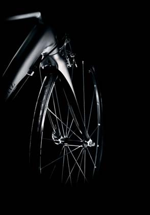 Ruote Scirocco Black Alte prestazioni tecniche e coppia perfetta: le ruote Scirocco con raggiatura speciale, mozzo oversize e profilo alto 24 mm sono dotate di un cuscinetto sigillato di alta