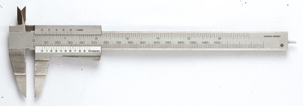 CALIBRI - CALIPERS CALIBRI CINQUANTESIMALI CON BECCHI SUPERIORI PER ESTERNI CALIPERS WITH UPPER JAWS FOR EXTERNAL MEASUREMENTS, GRADUATION 0.