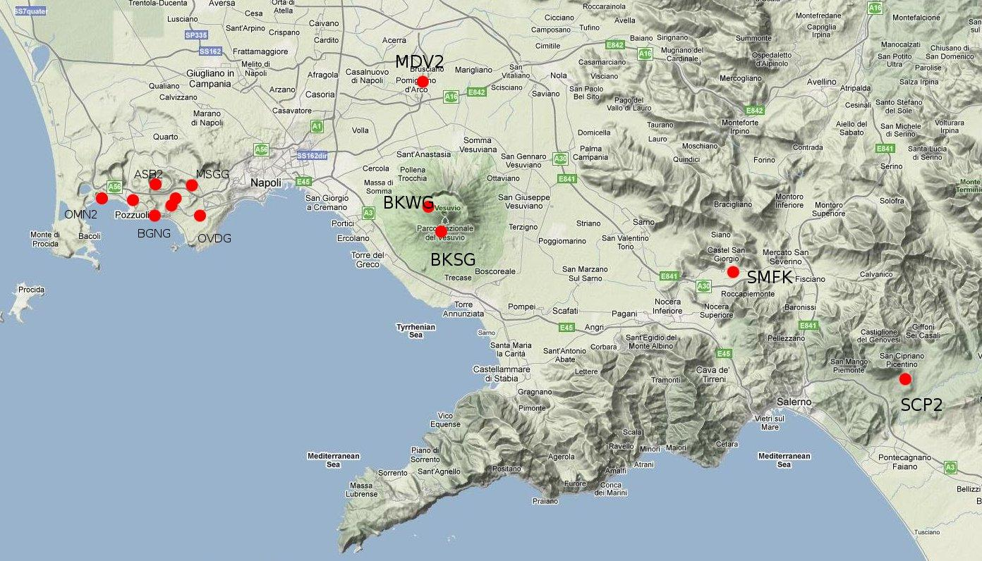 Figura 1. Stazioni della Rete Sismica Mobile operative nel 2010. Per le specifiche tecniche della strumentazione installata si vedano le Tabelle 1 (Campi Flegrei), 2 (Vesuvio) e 3 (regionale).